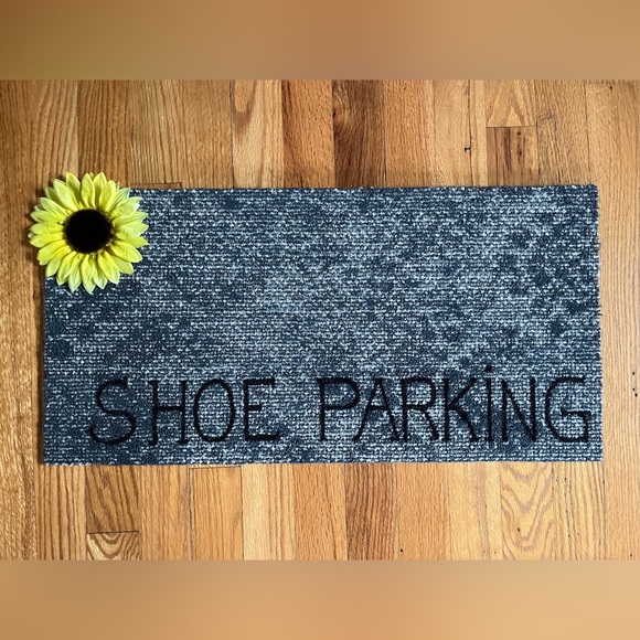 🌸 5 for $20 Sale🌸 Shoe parking door mat. Brand new, bought & didn’t fit my space - Picture 1 of 7